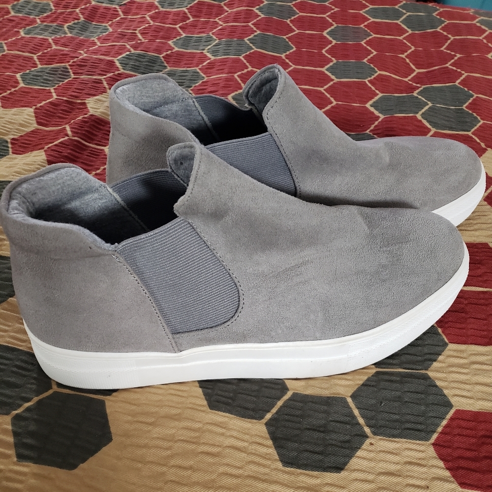 Unr8ed womens size 11 grey